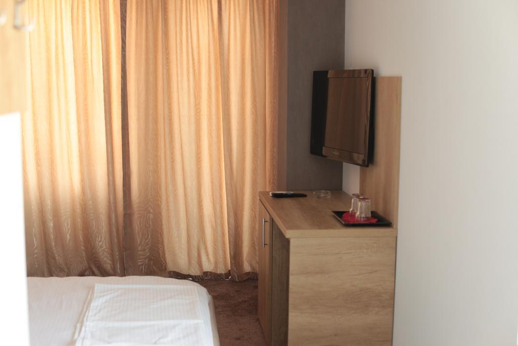 Hypnotique Hotel Navodari Ngoại thất bức ảnh