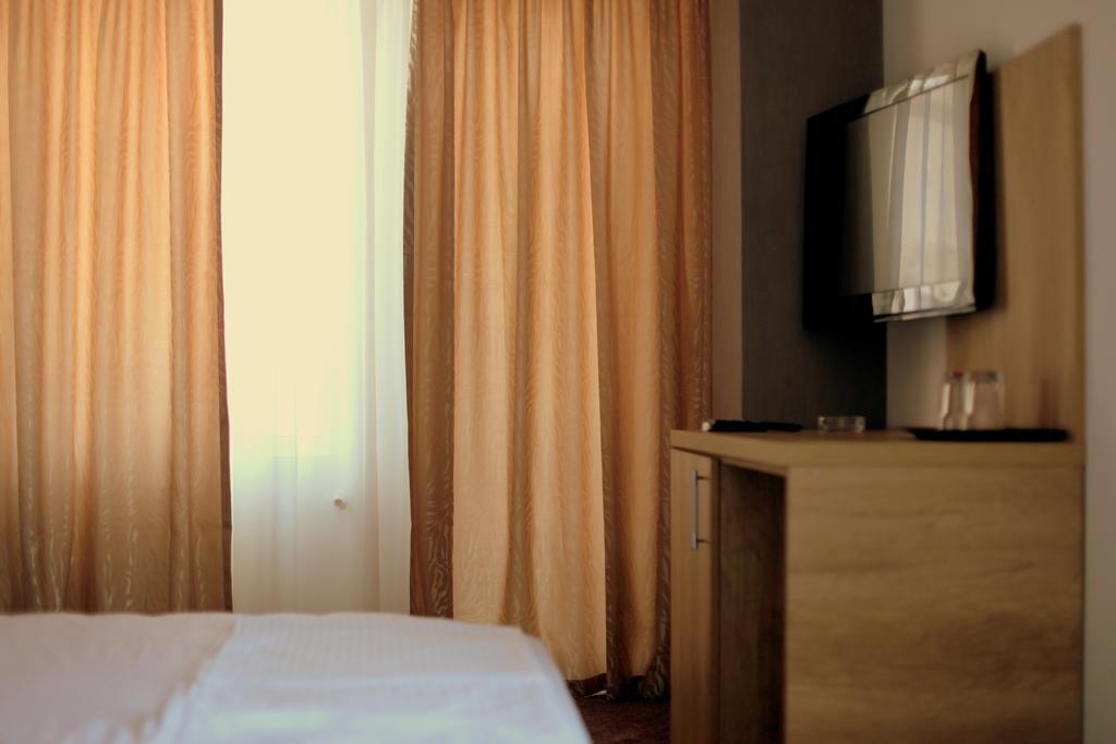 Hypnotique Hotel Navodari Ngoại thất bức ảnh