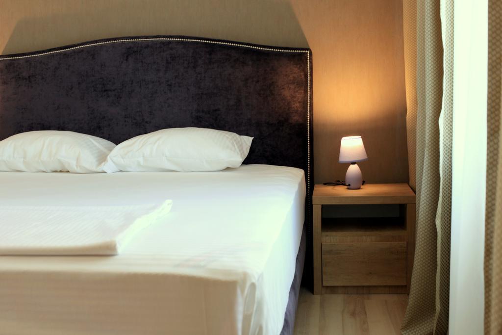 Hypnotique Hotel Navodari Ngoại thất bức ảnh