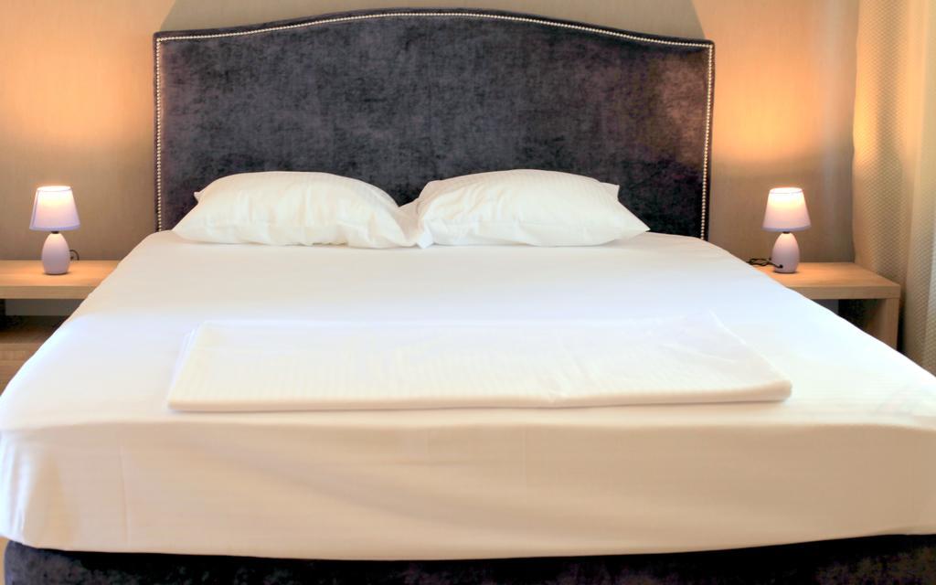 Hypnotique Hotel Navodari Ngoại thất bức ảnh